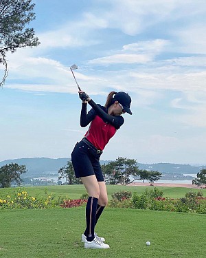 9 bài tập kéo căng giúp giữ thăng bằng khi chơi golf